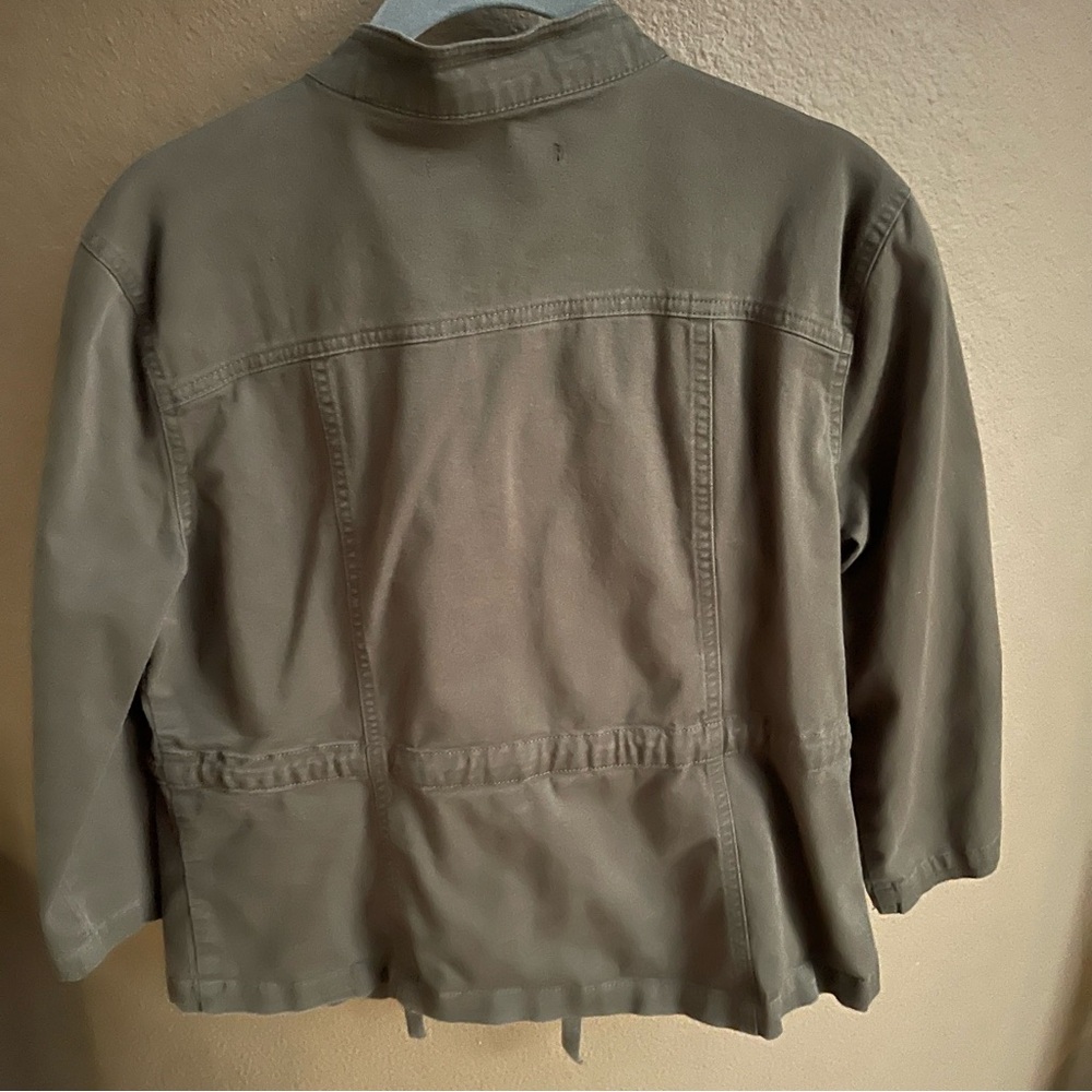 Chadwicks Green Ruffle Button Front Top Jacket Size Medium Silver - Picture 5 of 8